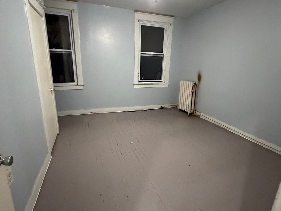 2nd image of 1225 N Potomac St