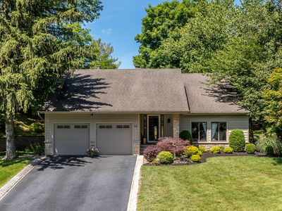 64 Skylark Ct, Matawan, NJ, 07747