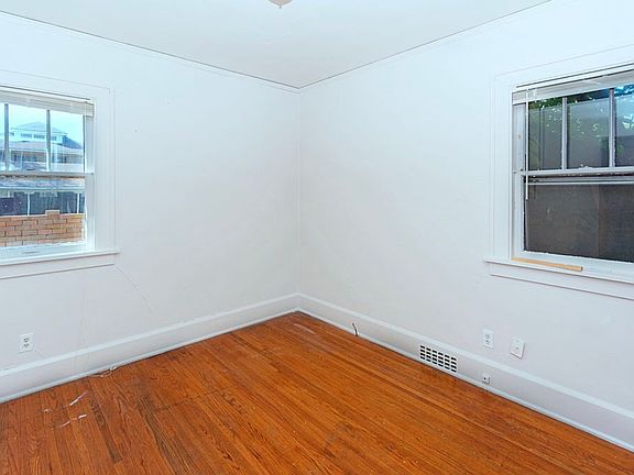 3rd image of 1434 Grant Ave #1436
