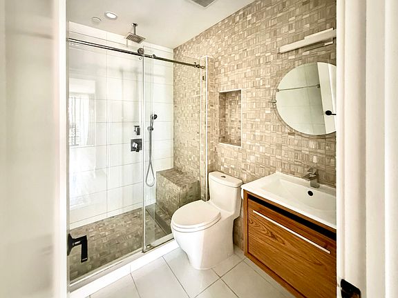 4th image of 355 Humboldt St #3F