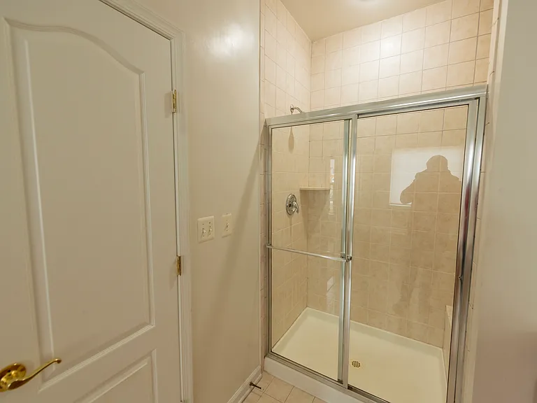 17409 Grant Cottage Dr — Photo 33