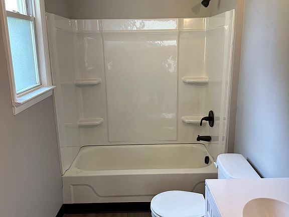 2nd image of 514 Plymouth Dr Floor 1