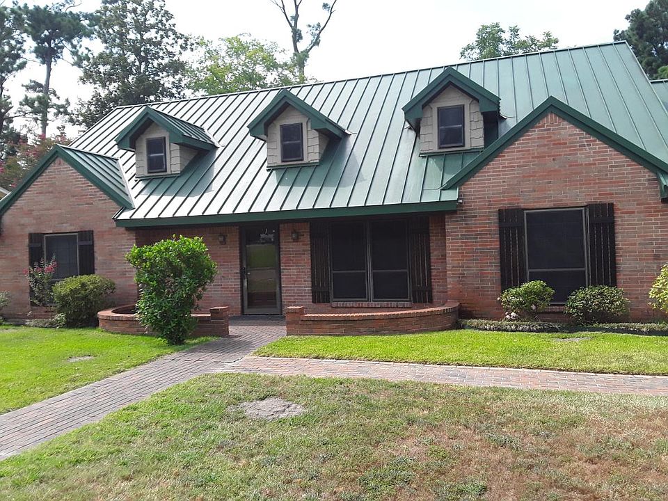 1st image of 22 Marguerite Dr