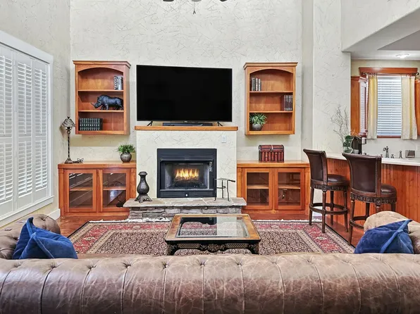 1002 Hoylake Ct, Ennis, TX 75119