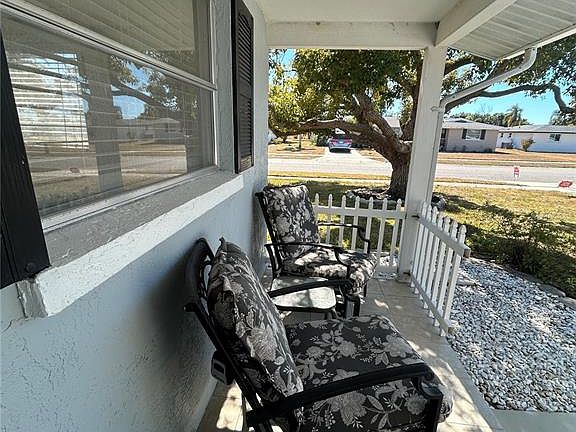 3rd image of 2823 Post Rd