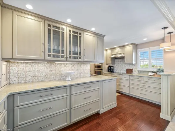 300 Park Shore DR #5A, NAPLES, FL 34103