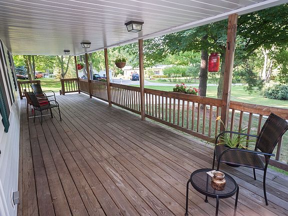 2nd image of 10035 Beecher Dr NE