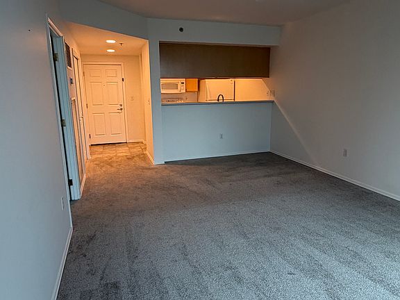 2nd image of 177 107th Ave NE APT 1014
