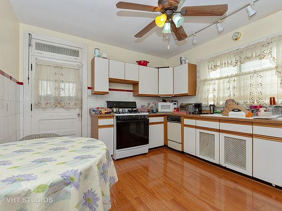 3rd image of 6351 S Karlov Ave