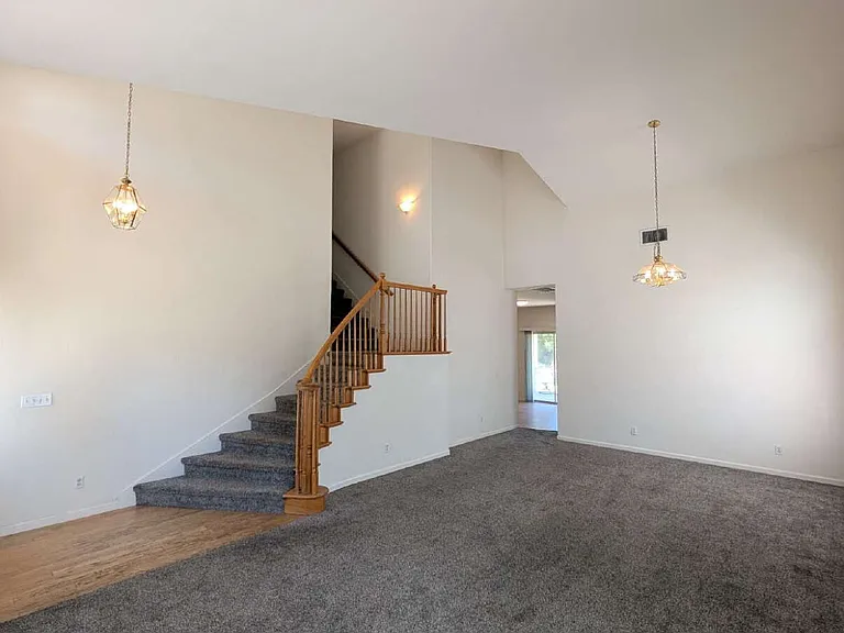 5075 Congressional St — Photo 6