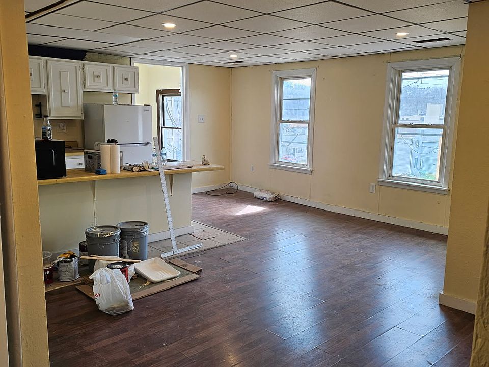 2nd image of 731 Jenny Lind St APT 3
