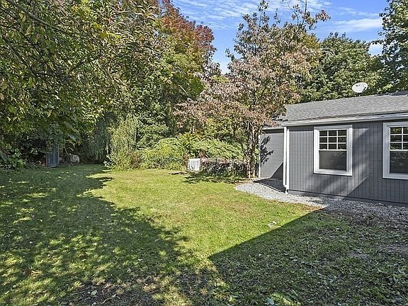4th image of 29 Woodway Dr