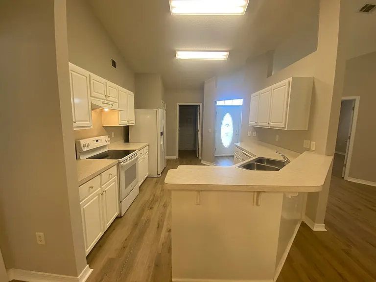 9676 Parker Lake Cir — Photo 11