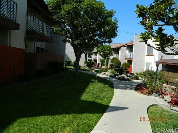 4th image of 23635 Golden Springs Dr #B-4