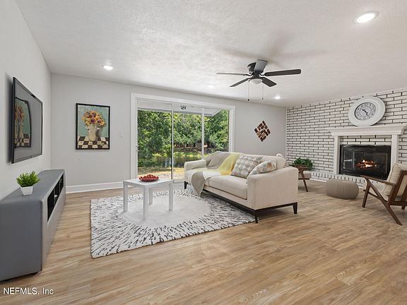 4th image of 2311 COURTNEY Drive