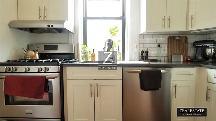 Rented by ZealEstate Group Inc | media 19