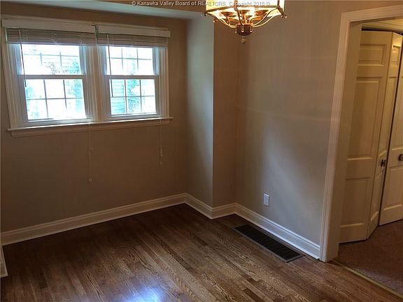 3rd image of 4102 Washington Ave SE