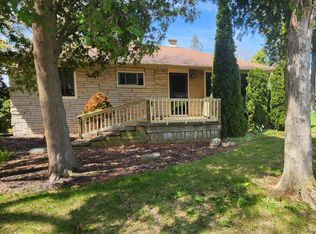 10935 S Nicholson Rd, Oak Creek, WI 53154