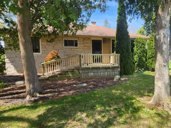 10935 South Nicholson ROAD, Oak Creek, WI 53154