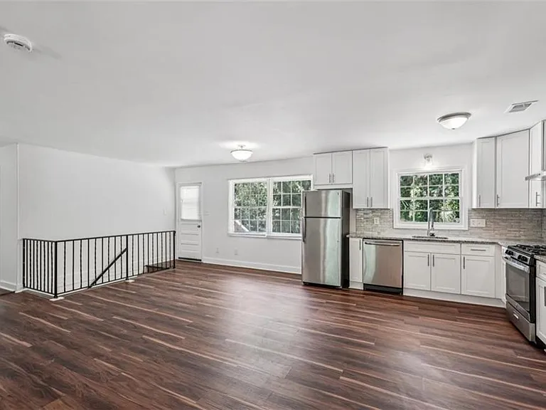 119 Kelso Dr SW — Photo 13
