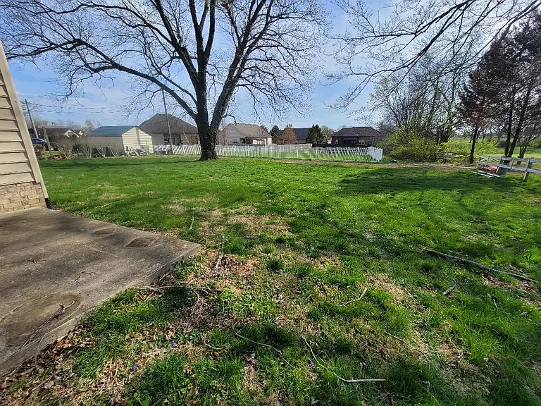 1031 Red River Rd — Photo 12