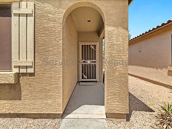 3rd image of 44152 W Cydnee Dr