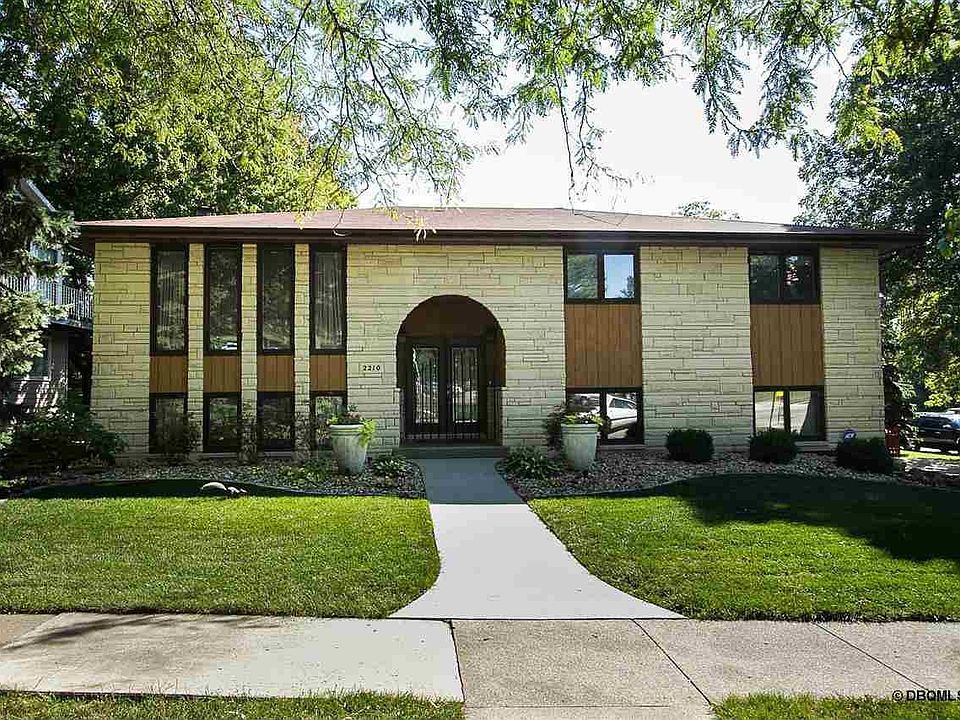 1st image of 2210 Clarke Crest Dr