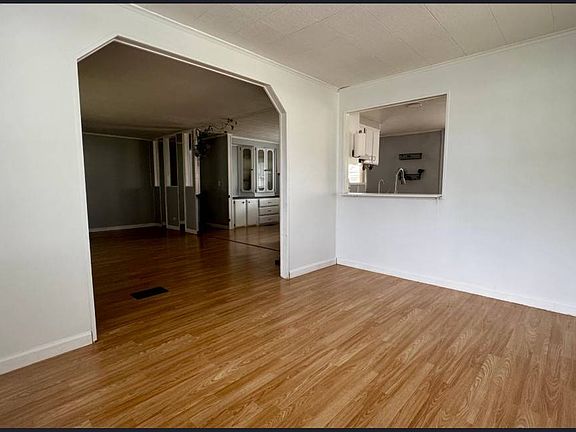 2nd image of 9515 Clubhouse Ln