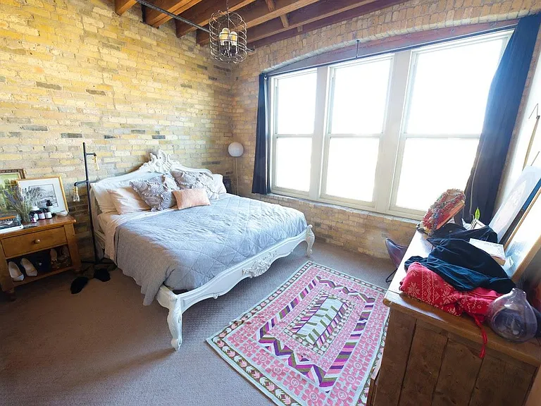 Apartment 404 Bedroom 1