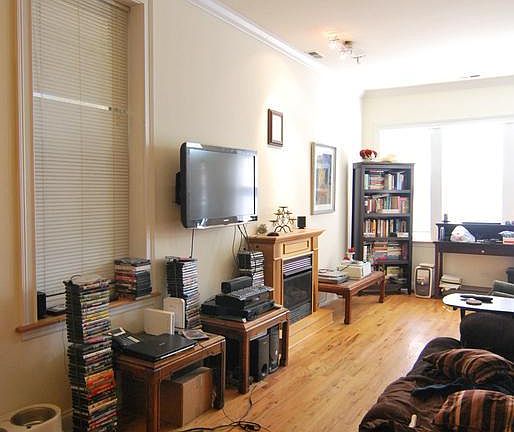 4th image of 1720 W Beach Ave #2A