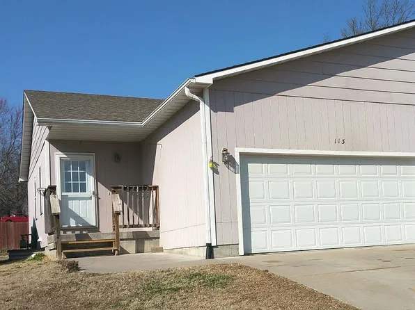 113 Walnut St, Wamego, KS 66547