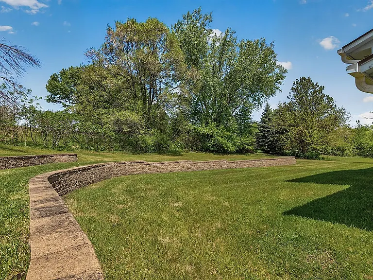 1349 Easter Ln — Photo 32