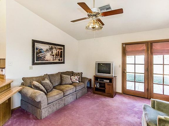 4th image of 832 W Hopi Dr