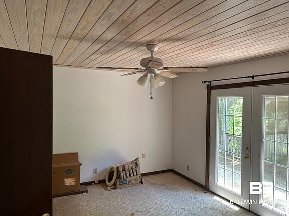 4th image of 261 Rolling Hill Dr
