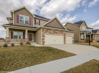 9729 Brightwater Dr, Johnston, IA 50131