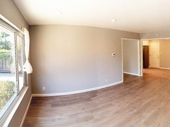 5th image of 2580 Leigh Ave