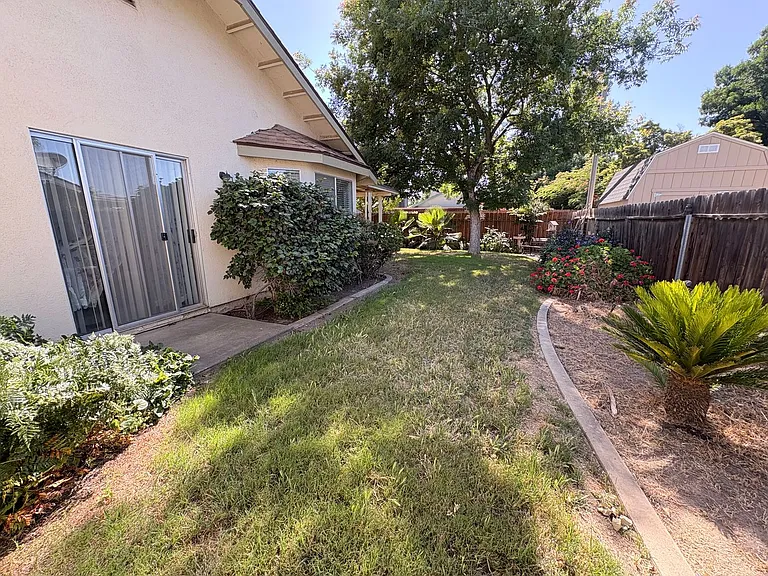 1253 Jamestown St — Photo 16