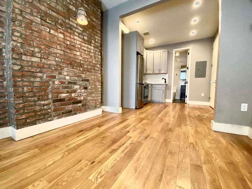 1st image of 423 Rogers Ave