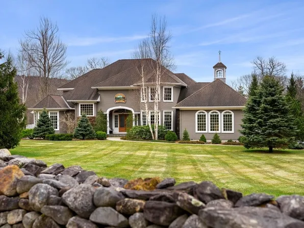 611 Old Mountain Rd, Peterborough, NH 03458