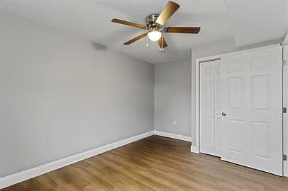 Building Photo - 401 S Cherry St #2