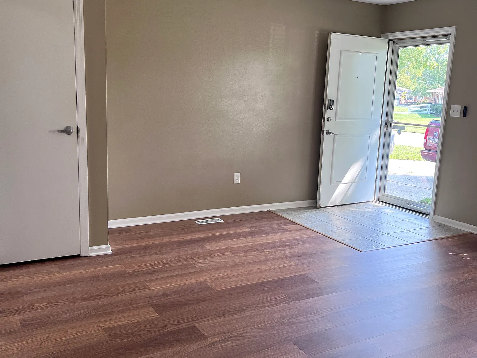 3143 Silver Rock Ave — Photo 4