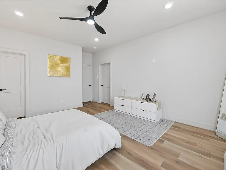 975 Highland Light Ln — Photo 15