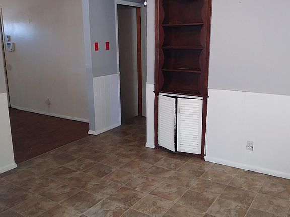 3rd image of 6026 Evergreen Blvd