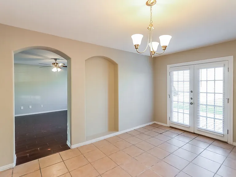 5505 Rio Sabinas St — Photo 7
