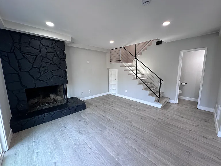 2014 Carnegie Ln #1 — Photo 10