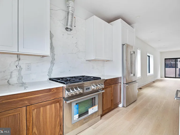 706 Latona St #F — Photo 6