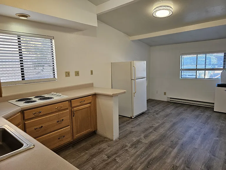 1518 W Otilia Dr #B — Photo 3
