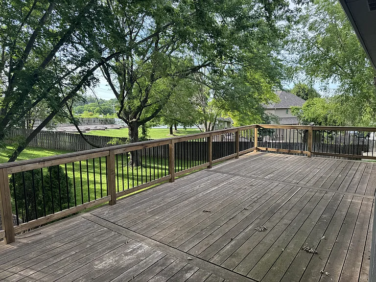 16728 Leavenworth Cir — Photo 15