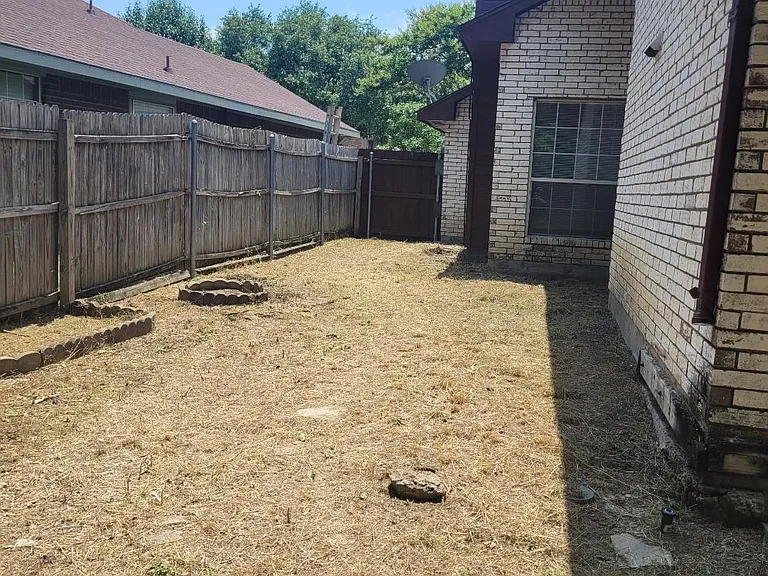624 Beatty Dr — Photo 15