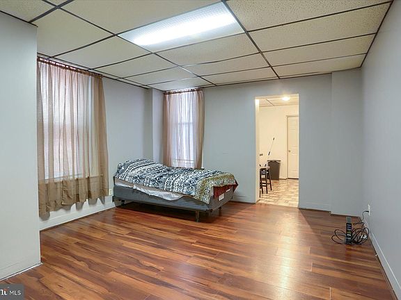 3rd image of 436-438 Lehman St